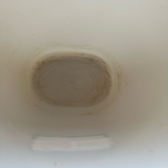 Essentials- Waste basket- white! Gently used! Must sell - Picture 4 of 10